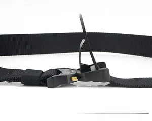 Détail d'une ceinture tactique en nylon noir de 3,8 cm avec boucle en alliage rapide