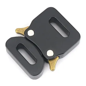 Detail of 15mm zinc alloy cobra buckle with tactical matte finish and copper levers