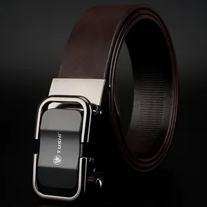 Ceinture pour hommes en cuir marron foncé avec boucle automatique grise et logo loup