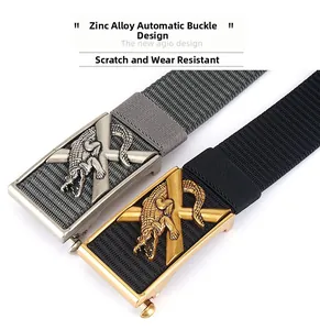 Détail de boucle automatique en alliage de zinc avec motif crocodile sur ceinture