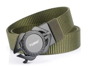 Vue détaillée de la ceinture tactique en nylon vert militaire avec boucle ronde en alliage