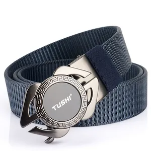 Ceinture homme en nylon bleu marine avec boucle automatique grise et texture tissée