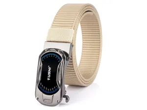 Détail de la ceinture en nylon militaire avec boucle en alliage de style tableau de bord
