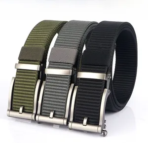 Trois ceintures en nylon pour hommes en vert, gris et noir avec boucles en alliage