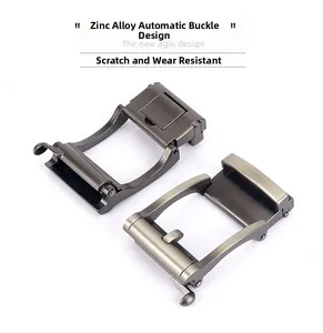 Détail de la boucle de ceinture en alliage de zinc brossé avec revêtement anti-rayures