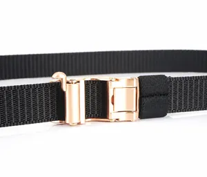 Détails d'une ceinture en nylon ajustable avec boucle en alliage de zinc et tissage