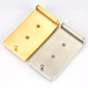 Detail of 3.5cm stainless steel automatic belt buckle with brushed gold and silver finishes