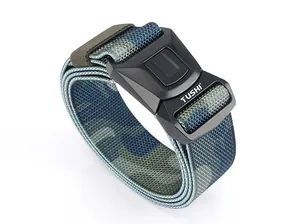Details des blauen Camouflage-Nylongürtels mit schwarzer Schnellverschlussschnalle