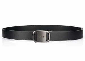 Detail of zinc alloy automatic buckle on black premium leather belt for men