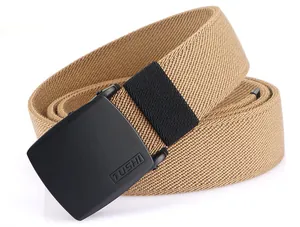 Détail de la ceinture tactique tissée élastique kaki avec boucle en métal noir mat