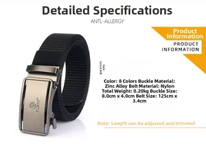 Détail de la ceinture en nylon tressé noir avec une boucle automatique en métal gris