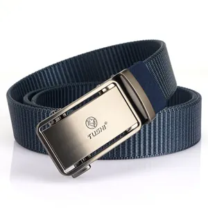 Ceinture homme en nylon tressé bleu marine avec boucle automatique en métal brossé et lion