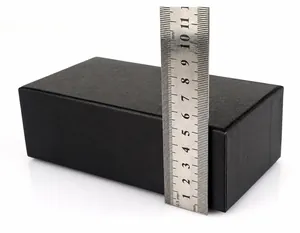 Detail view of the black rectangular gift box showing the 5cm height measurement scale