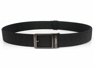 Dettaglio cintura in nylon nero con fibbia in metallo spazzolato grigio e logo TUSHI