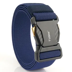Cintura tattica in nylon elasticizzato blu navy con fibbia a sgancio rapido e vista a 45 gradi