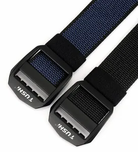 Λεπτομέρεια από τακτικές νάιλον ζώνες 3,8 cm με πόρπες ολίσθησης σε μαύρο και μπλε