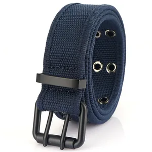 Ceinture en toile bleu foncé avec boucle double ardillon noir mat et œillets métalliques