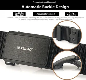 Détail de la boucle automatique en métal gris mat sur une ceinture tactique en nylon noir