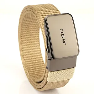 Cintura tattica da uomo in nylon kaki con robusta fibbia in metallo grigio opaco