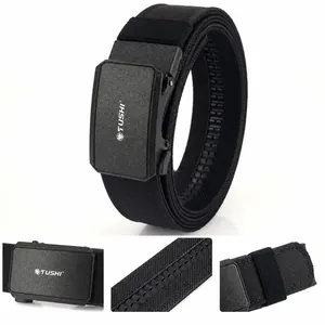 Detailoverzicht van dubbellaagse nylon tactische riem met automatische gesp en stiksels