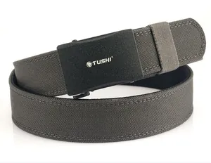 Détail de la ceinture tactique en nylon gris foncé avec boucle automatique TUSHI noire