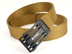 Vue détaillée de la ceinture tactique en nylon kaki avec boucle automatique noire mate