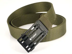 Détail de la ceinture tactique en nylon vert olive avec boucle noire de la marque TUSHI