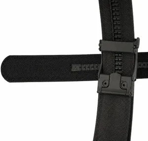 Detail van 4,3 cm brede dubbellaagse 1100D nylon tactische riem met gespbevestiging