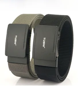 Vue détaillée des ceintures tactiques en nylon tressé avec boucles automatiques noir mat
