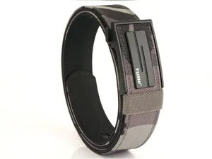 Detail of a camouflage nylon tactical belt with a black automatic buckle and TUSHI logo