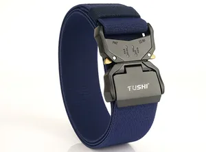 Détail de la ceinture tactique en nylon avec boucle à dégagement rapide noir mat