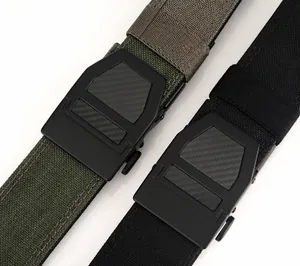Détail de la ceinture tactique en nylon double couche avec boucle automatique et texture
