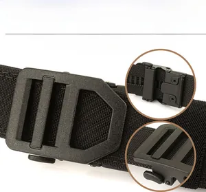 Detail of black tactical nylon belt featuring the automatic matte buckle and non-slip switch
