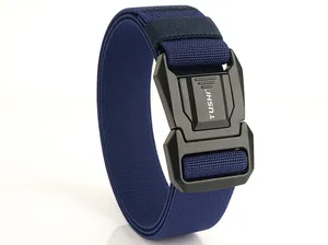 Vue détaillée de la ceinture tactique bleu foncé avec boucle robuste à dégagement rapide