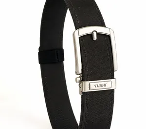 Détail de la ceinture tactique en nylon noir avec boucle en alliage de zinc brossé