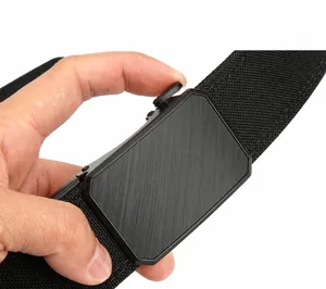 Détail de la ceinture tactique noire montrant la boucle automatique et la sangle nylon