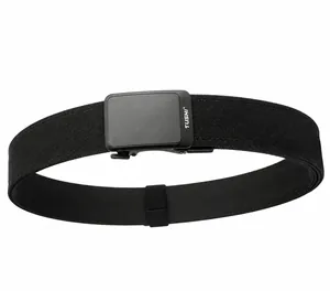 Détail de la ceinture tactique en nylon noir robuste avec boucle automatique au fini mat