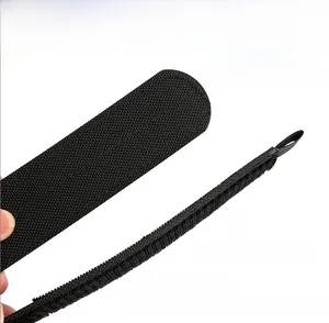 Détail du bord découpé au laser et de la ceinture tactique en nylon multicouche avec velcro
