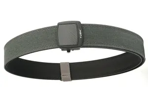 Detail of the heavy-duty nylon tactical belt with reinforced stitching and TUSHI buckle