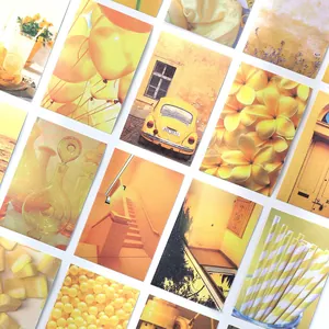 Lot de cartes postales de photographie jaune avec voitures vintage et motifs floraux
