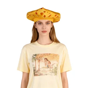 Béret motif fromage et t-shirt imprimé portrait vintage pour costume de fête artistique