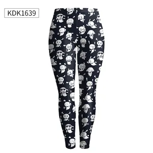 Detailansicht der schwarzen Leggings mit weißem Geister-Cartoon-Muster für Damen