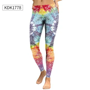Vista dettagliata dei leggings da donna a vita alta con stampa mandala a colori sfumati