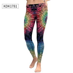 Dettaglio del motivo mandala colorato sui leggings a stampa digitale elastica