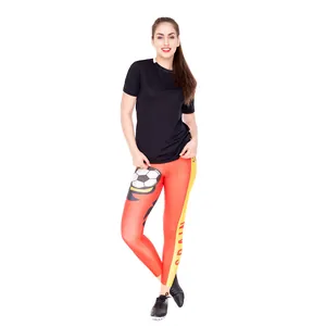 Dettaglio del set fitness tifosi Spagna con leggings aderenti rossi e gialli