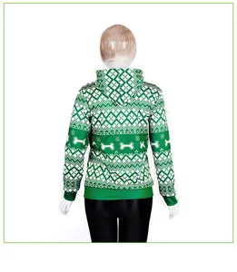 Détail du sweat à capuche de Noël vert et blanc avec motifs de pixels d'os de chien 3D
