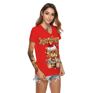 T-shirt rossa da donna con scollo a V, stampa orsetto di Natale e scritta Merry Christmas