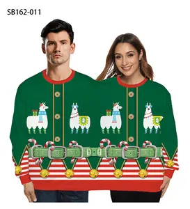 Dettaglio di un maglione natalizio creativo a due posti con stampe 3D di lama