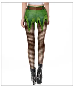 Vue arrière du legging St. Patrick avec imprimé tunique elfe et motif résille noir