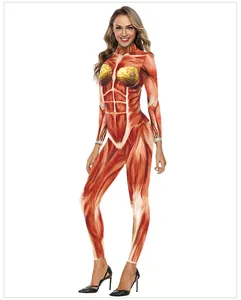 Detailansicht des 3D-Muskel-Anatomie-Prints auf einem langärmligen Jumpsuit für Damen